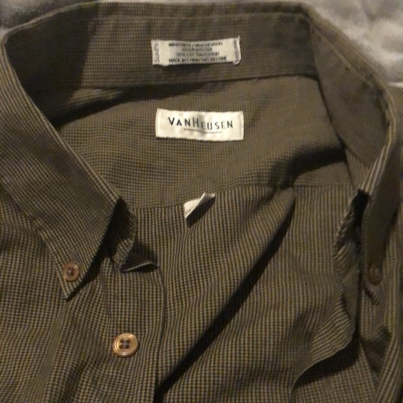 Flannel or button up for either men or women. Hardly worn, no stains. - Picture 2 of 2